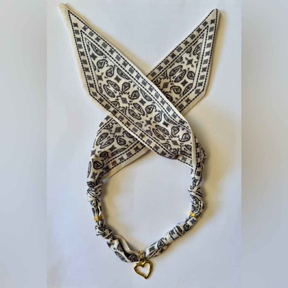 Chic Black and White Bandana Necklace with Gold Heart